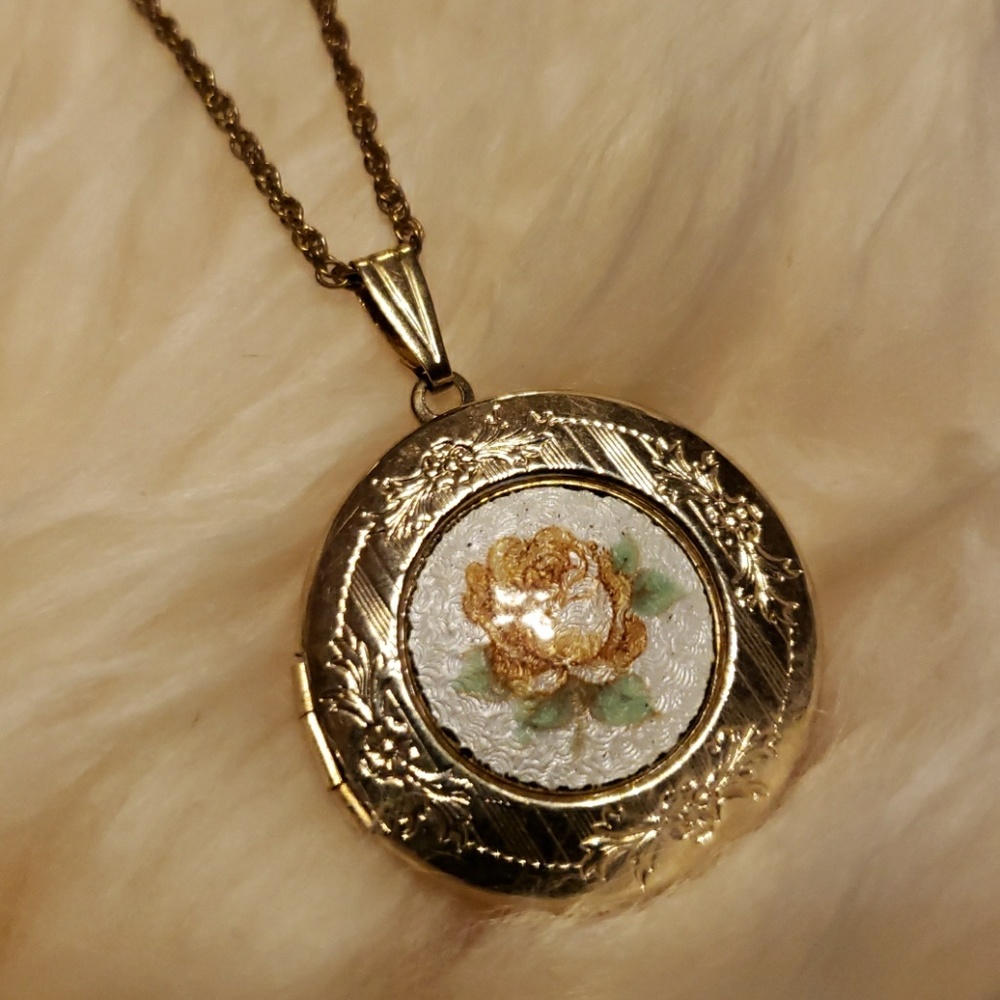 Locket Necklace - Picture 1 of 8